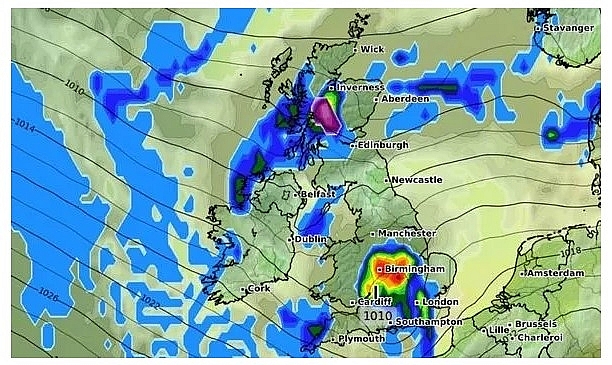 UK and Europe weather forecast latest, November 4: Freezing temperatures cause snow showers in Britain UK and Europe weather forecast latest, November 4: Freezing temperatures cause snow showers in Britain