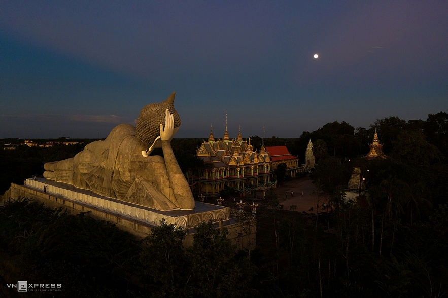 Indulging in magnificent beauty of Som Rong Pagoda with charming architecture Indulging in magnificent beauty of Som Rong Pagoda with charming architecture