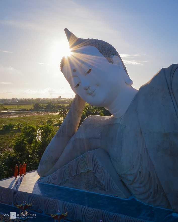 Indulging in magnificent beauty of Som Rong Pagoda with charming architecture Indulging in magnificent beauty of Som Rong Pagoda with charming architecture
