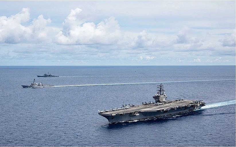 The Chinese military expert: China’s ‘Aircraft-Carrier killer’ missiles successfully hit target ship in Bien Dong Sea The Chinese military expert: China’s ‘Aircraft Carrier killer’ missiles successfully hit target ship in Bien Dong Sea
