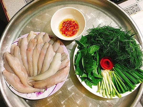 Khoai hotpot, a famous local food dishes in Quang Binh Province Khoai hotpot, a famous local food dishes in Quang Binh Province