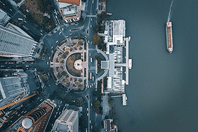 An expat be keen on taking pictures of vietnam: 