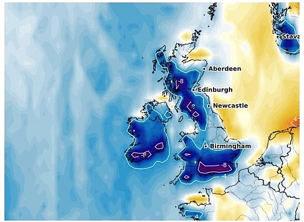UK and Europe weather forecast latest, December 28: Storm Bella heading to Britain as shown by horrifying weather maps UK and Europe weather forecast latest, December 28: Storm Bella heading to Britain as shown by horrifying weather maps