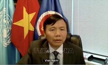 ສະ​ພາ​ຄວາມ​ໝັ້ນ​ຄົງ ສ​ປ​ຊ ປຶກ​ສາ​ຫາ​ລື​ກ່ຽວ​ກັບ​ບັນ​ຫາ​ນຳ​ໃຊ້​​ກຳ​ລັງ​ແຮງ​ການ​ທະ​ຫານໃນ​ກົດ​ໝາຍ​ສາ​ກົນ ແລະ ສິດ​ປ້ອງ​ກັນ​ຕົວ​ອັນ​ຊອບ​ທຳ