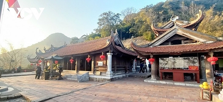 ອຽນຕືຍາມຕົ້ນລະດູບານໃໝ່