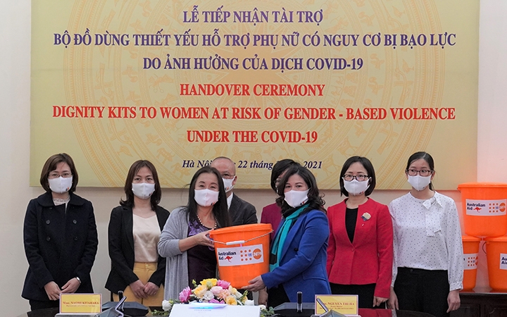 unfpa ມອບ ເຄ ອງ ໃຊ ປະ ຈຳ ວ ນໜ ນ ຊ ວຍ ໃຫ ແມ ຍ ງ ທ ມ ຄວາມ ສ ຽງ ຈາກ ການ ໃຊ ຄວາມ ຮ ນ ແຮງ