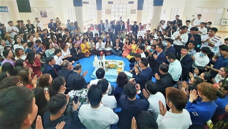 ມີນັກສຶກສາລາວ ກ່ວາ 200 ຄົນຕ້ອນຮັບບຸນປີໃໝ່ຢູ່ມະຫາວິທະຍາໄລ ຮຸ່ງເວືອງ ມີນັກສຶກສາລາວ ກ່ວາ 200 ຄົນຕ້ອນຮັບບຸນປີໃໝ່ຢູ່ມະຫາວິທະຍາໄລ ຮຸ່ງເວືອງ