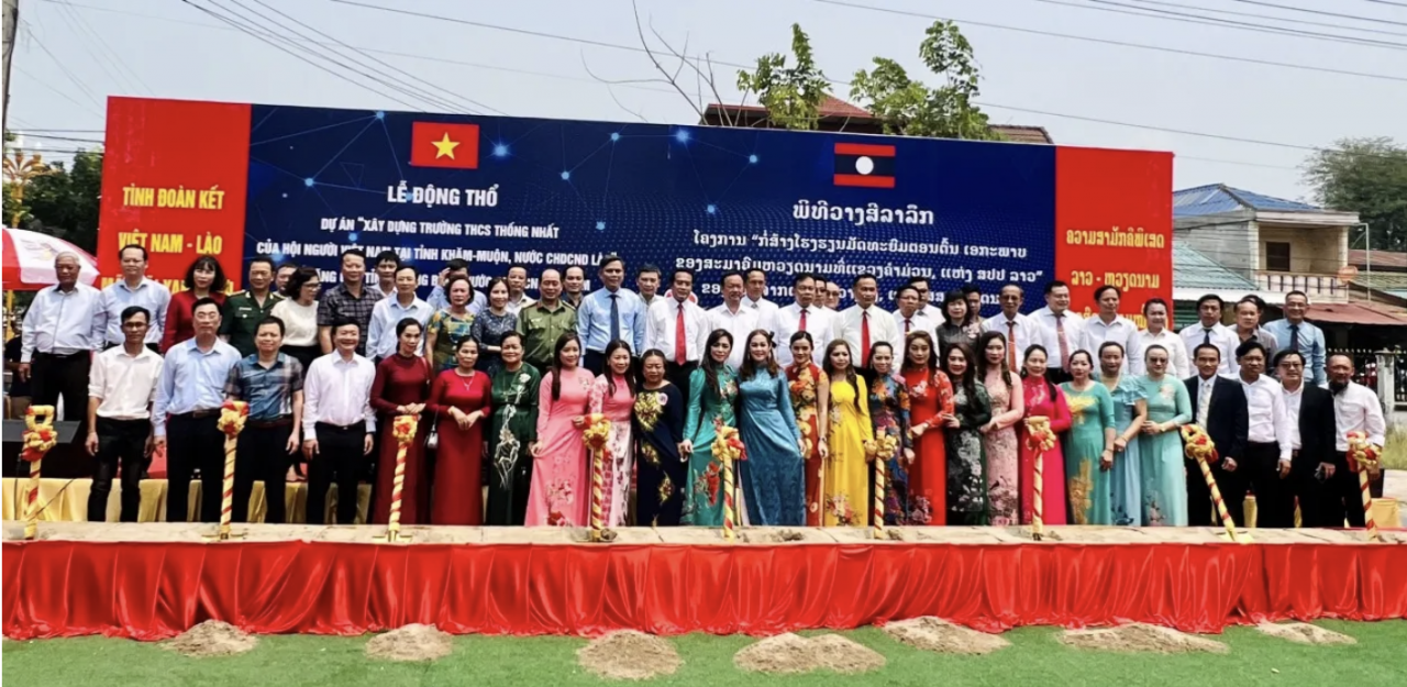 ກວາງບິ່ງ ໜູນຊ່ວຍ​ເງິນ​​ຈຳ​ນວນ 25 ຕື້ ດົ່ງ ​ໃຫ້​ແກ່​ການກໍ່ສ້າງໂຮງຮຽນ ຢູ່ແຂວງ ຄຳມ່ວນ (ລາວ).