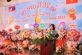 ນັກ​ສຶກ​ສາ​ລາວ ຕ້ອນ​ຮັບ​ບຸນ​ປີ​ໃໝ່​ຢູ່​ໂຮງ​ຮຽນມິດ​ຕະ​ພາບ 80