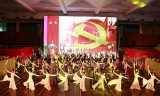 ພິທີການສະເຫຼີມສະຫຼອງ 130 ປີແຫ່ງວັນຄ້າຍວັນເກີດຂອງປະທານ ໂຮ່ຈີມິນ