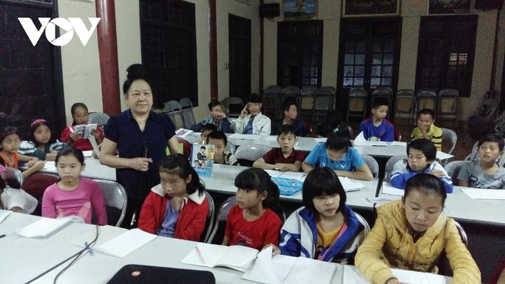 ບັນ​ດາ​ຊົນ​ເຜົ່າ​ສ່ວນ​ໜ້ອຍ​ຢູ່​ເຊີນ​ລາອະ​ນຸ​ລັກ​ຮັກ​ສາ​ວັດ​ທະ​ນະ​ທຳ​ທີ່​ເປັນ​ມູ​ນ​ເຊື້ອ