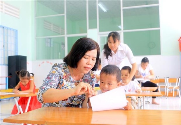 ດ່ານັ້ງສູ້ຊົນໃຫ້ກາຍເປັນນະຄອນທີ່ເປັນມິດກັບເດັກນ້ອຍໃນປີ 2030 ດ່ານັ້ງສູ້ຊົນໃຫ້ກາຍເປັນນະຄອນທີ່ເປັນມິດກັບເດັກນ້ອຍໃນປີ 2030