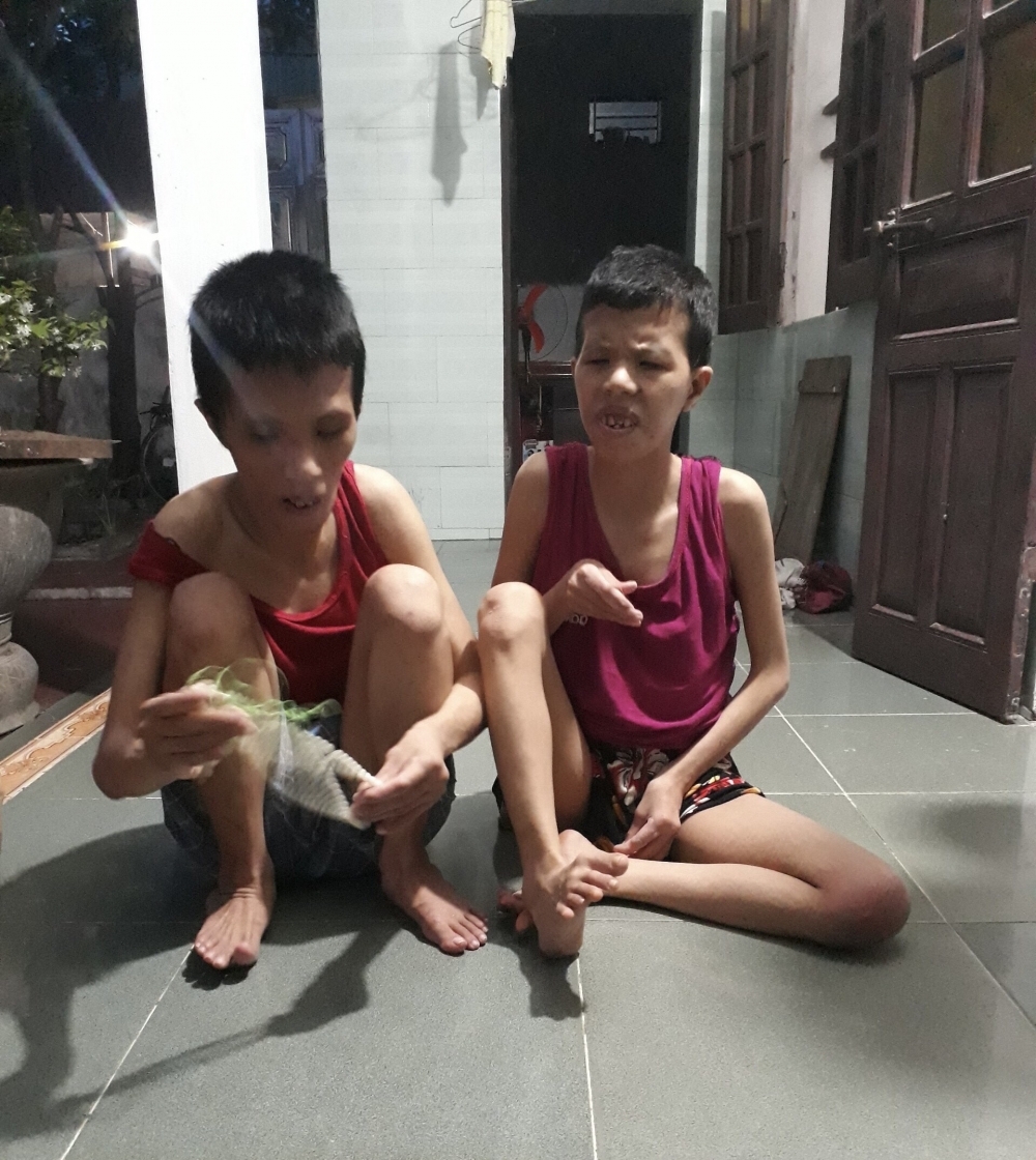 ຄວາມ​ສຸກຂໍ​ພຽງ​ແຕ່ໄດ້​ຢູ່​ນຳ​ພວກ​ລູກ​ດົນ​ໆ