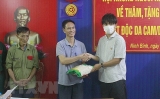 ສະມາຄົມຊາວ​ຍີ່ປຸ່ນ​ຮັກ​ຫວຽດນາມ ມອບ​ຂອງຂວັນ​ໃຫ້​ຜູ້​ປະສົບ​ເຄາະ​ຮ້າຍ​ຈາກ​ທາດ​ພິດ​ສີ​ສົ້ມ​ຢູ່​ແຂວງ ນິງບິ່ງ