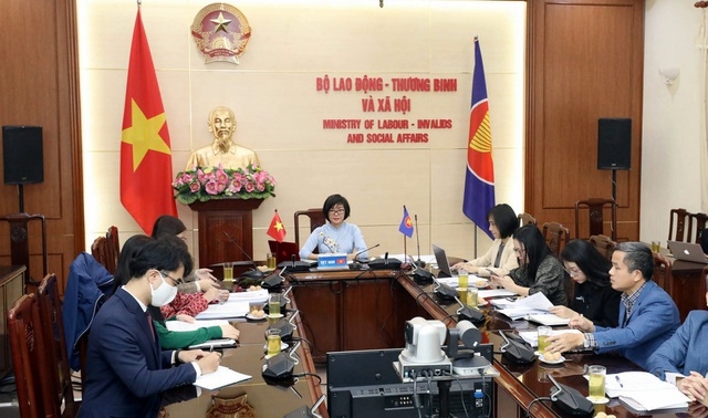 ກອງ ປະ ຊ ມ ເຈ າ ໜ າ ທ ອາ ວ ໂສ ອາ ຊຽນ ກ ຽວ ກ ບ ແຮງ ງານ ຄ ງ ທ 16