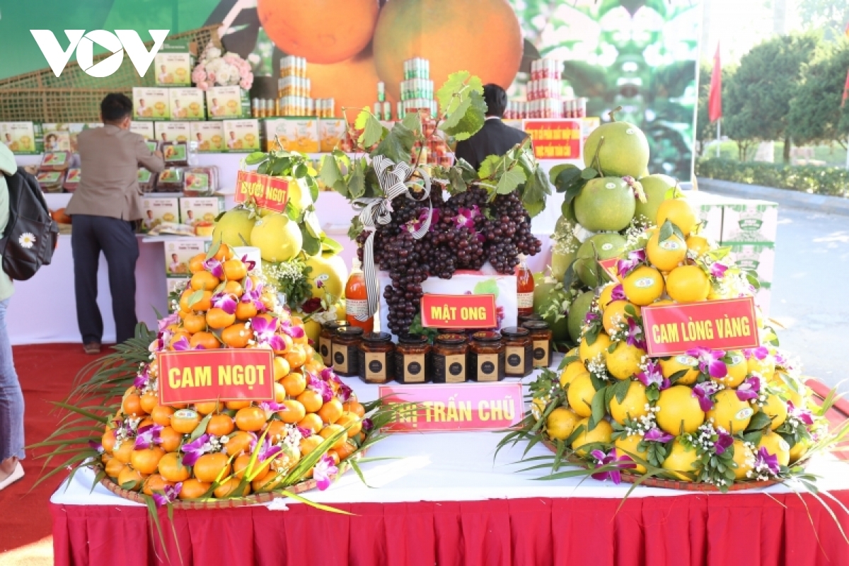 ບັກ​ຢາງ ເພີ່ມ​ທະ​ວີ​ການ​ເຊື່ອມ​ຕໍ່ການຈຳໜ່າຍຜະ​ລິດ​ຕະ​ພັນ​ກະ​ເສດໃນ​ຕະຫຼາດ​ການ​ຄ້າເອ​ເລັກ​ໂຕ​ນິກ