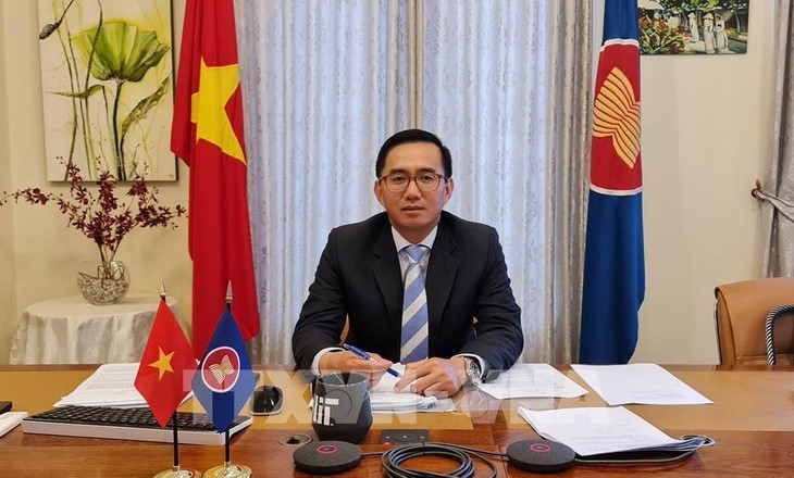 ຫວຽດ​ນາມ ດຳ​ລົງ​ຕຳ​ແໜ່ງ​ເປັນ​ປະ​ທານສະ​ພາມອບ​ໂອນ​ກອງ​ທຶນ ອາ​ຊຽນ
