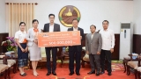 ບໍລິສັດ ສະຕາ ໂທລະຄົມ ມອບເງິນຊ່ວຍຜູ້ປະສົບໄພ ນໍ້າຖ້ວມ ຢູ່ແຂວງສະຫວັນນະເຂດ ມູນຄ່າ 500 ລ້ານກີບ