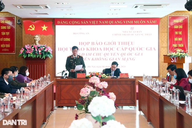 ເພີ່ມ​ທະ​ວີ​ການ​ປົກ​ປັກ​ຮັກ​ສາ​ອະ​ທິ​ປະ​ໄຕ​ແຫ່ງ​ຊາດ​ທາງເຄືອ​ຂ່າຍ​ອິນ​ເຕີ​ເນັດ