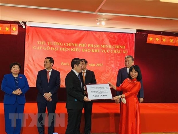 ຊາວ​ຫວຽດ​ນາມ ອາ​ໄສ​ຢູ່ ອີ​ຕາ​ລີ ແລະ ສ.ເຊັກ​ໂກ ສະ​ໜັບ​ສະ​ໜູນ​ເງິນ​ເປັນ​ຈຳ​ນວນ 5000 ເອີ​ໂຣ ຊ່ວຍ​ເດັກ​ກຳ​ພ້າ ໃນ​ໄລ​ຍະ​ເກີດ​ໂລກ​ລະ​ບາດ​ໂຄວິດ - 19