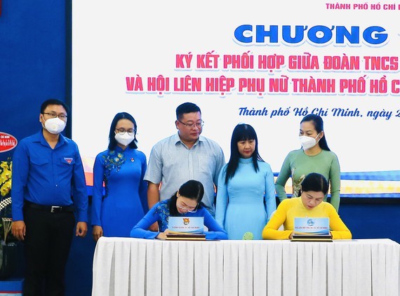 Thành đoàn TPHCM và Hội LHPN TPHCM ký kết phối hợp chiều 22-3 Thành đoàn TPHCM và Hội LHPN TPHCM ký kết phối hợp chiều 22-3