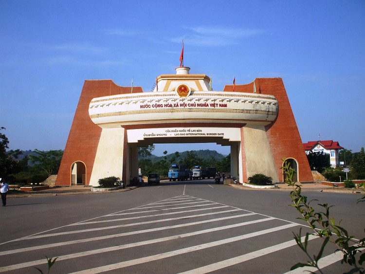 Cửa khẩu Lao Bảo Cửa khẩu Lao Bảo