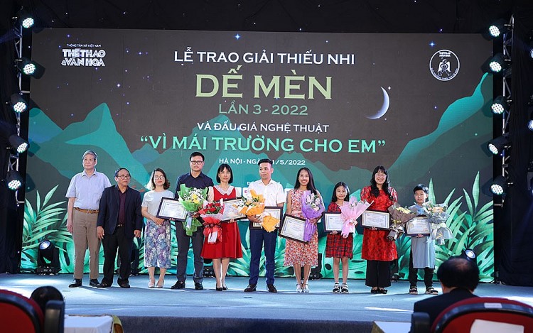 8 tác phẩm lọt vào vòng chung kết giải Dế Mèn. (Ảnh: Ban tổ chức cung cấp) 8 tác phẩm lọt vào vòng chung kết giải Dế Mèn. (Ảnh: Ban tổ chức cung cấp)