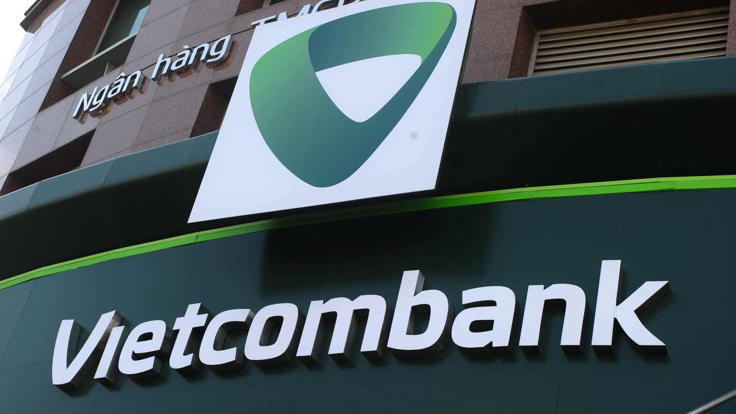 Vietcombank chuẩn bị họp bàn chuyện phát hành cổ phiếu riêng lẻ để tăng vốn Vietcombank chuẩn bị họp bàn chuyện phát hành cổ phiếu riêng lẻ để tăng vốn