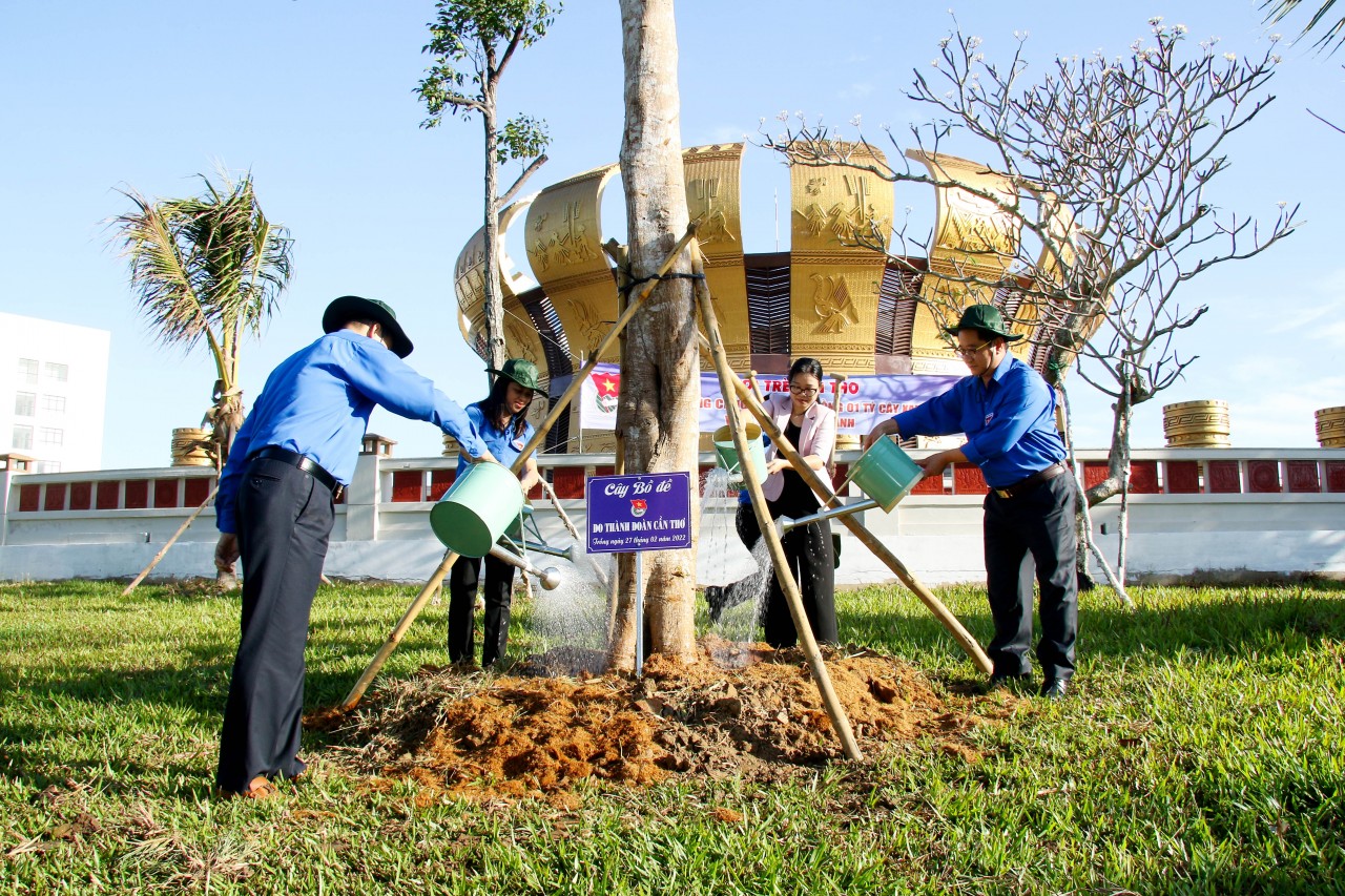 Tuổi trẻ Cần Thơ trao tiếp nhận 52 tỷ đồng hỗ phần cho người dân thành phố Tuổi trẻ Cần Thơ trao tiếp nhận 52 tỷ đồng hỗ phần cho người dân thành phố