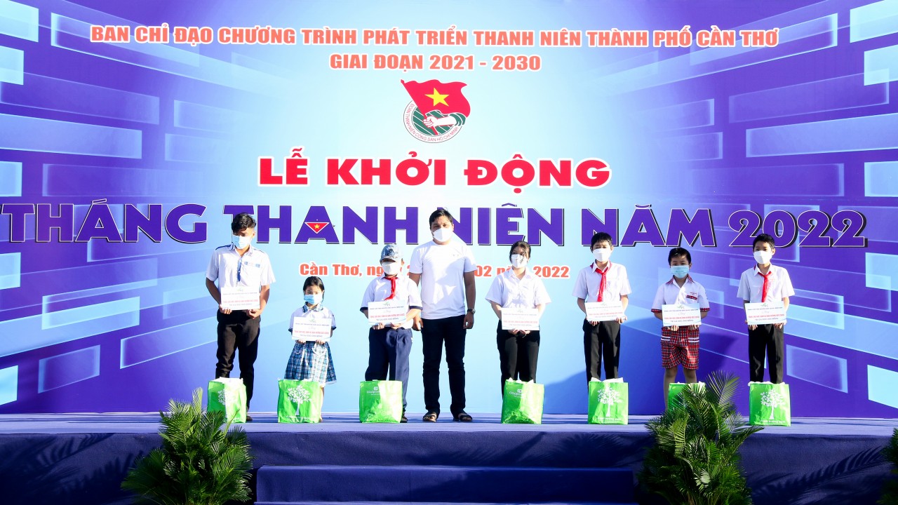 Tuổi trẻ Cần Thơ trao tiếp nhận 52 tỷ đồng hỗ phần cho người dân thành phố Tuổi trẻ Cần Thơ trao tiếp nhận 52 tỷ đồng hỗ phần cho người dân thành phố