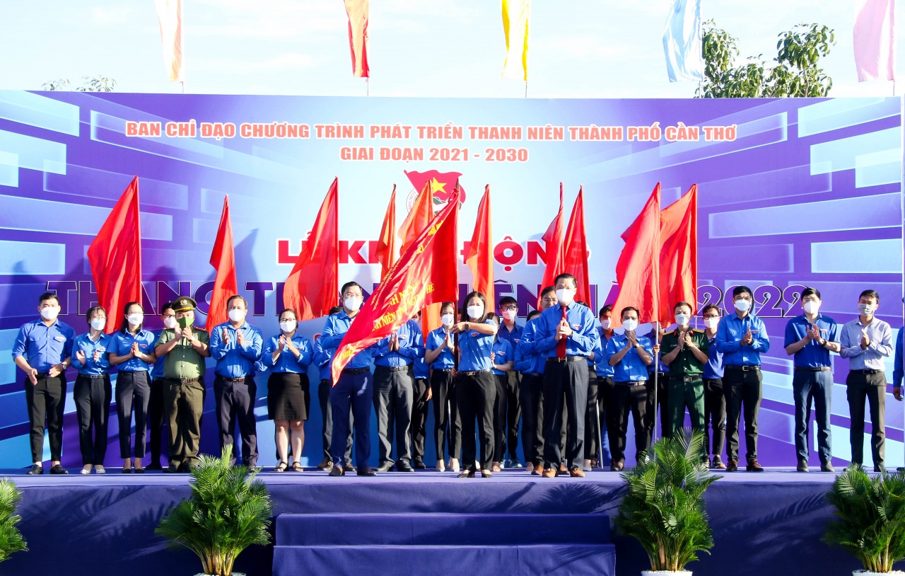 Tuổi trẻ Cần Thơ trao tiếp nhận 52 tỷ đồng hỗ phần cho người dân thành phố Tuổi trẻ Cần Thơ trao tiếp nhận 52 tỷ đồng hỗ phần cho người dân thành phố