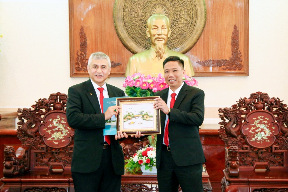 Ông Hanif Salim đề xuất mở đường bay trực tiếp từ Cần Thơ đến Indonesia Ông Hanif Salim đề xuất mở đường bay trực tiếp từ Cần Thơ đến Indonesia