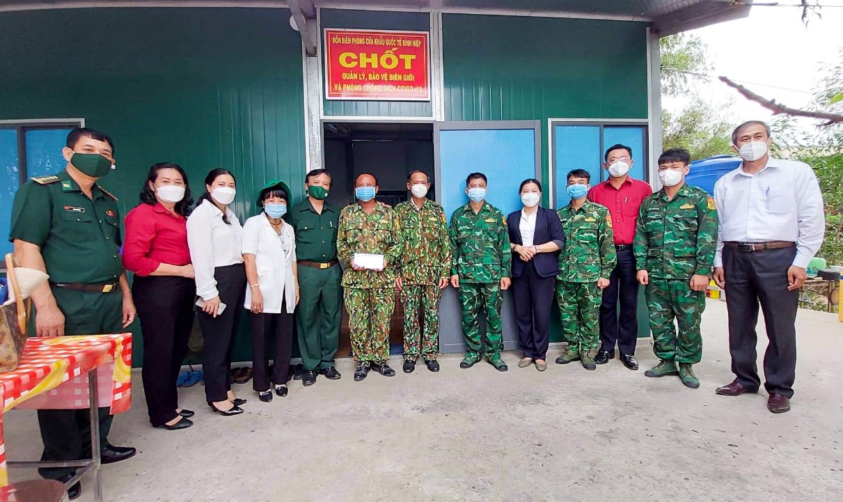Long An: Nhiều hoạt động thiết thực hướng về lực lượng bảo vệ biên giới Long An: Nhiều hoạt động thiết thực hướng về lực lượng bảo vệ biên giới