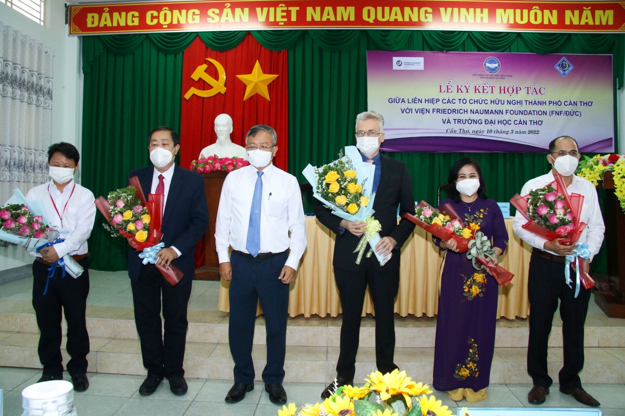 Liên hiệp Cần Thơ, Viện FNF và Đại học Cần Thơ ký kết ghi nhớ hợp tác
