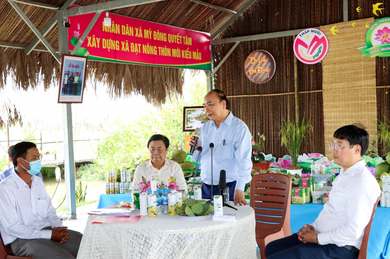 Chủ tịch nước Nguyễn Xuân Phúc đánh giá cao mô hình Hội quán tại Đồng Tháp Chủ tịch nước Nguyễn Xuân Phúc đánh giá cao mô hình Hội quán tại Đồng Tháp