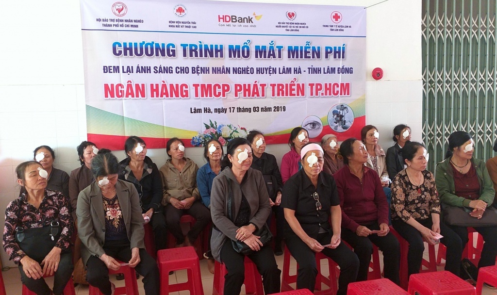 HDBank tài trợ kinh phí phẫu thuật giúp hơn 5.000 bệnh nhân nghèo tìm lại ánh sáng hdbank tai tro kinh phi phau thuat giup hon 5000 benh nhan ngheo tim lai anh sang