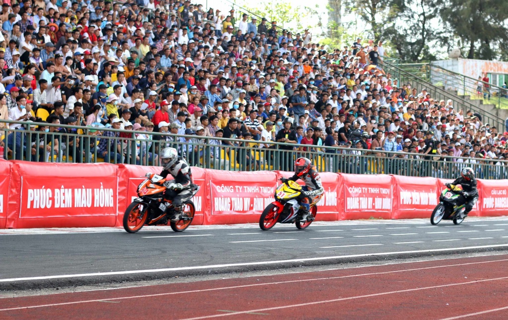 Gay cấn giải đua môtô tại Cần Thơ gay can giai dua moto tai can tho