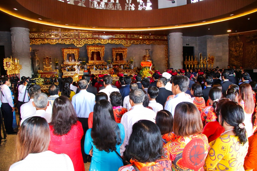Giỗ Tổ Hùng Vương trên mảnh đất miền Tây Giỗ Tổ Hùng Vương trên mảnh đất miền Tây