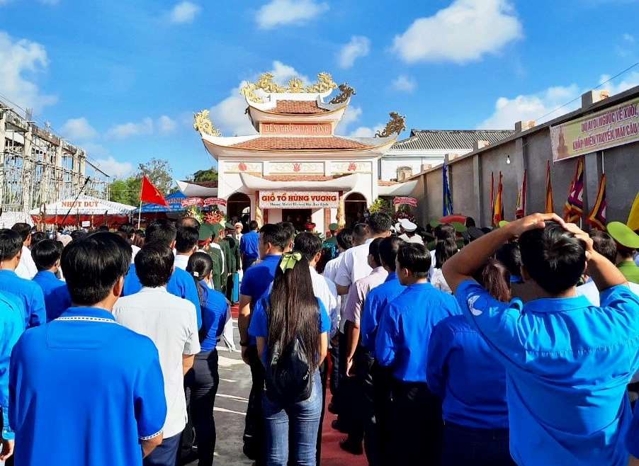 Giỗ Tổ Hùng Vương trên mảnh đất miền Tây Giỗ Tổ Hùng Vương trên mảnh đất miền Tây