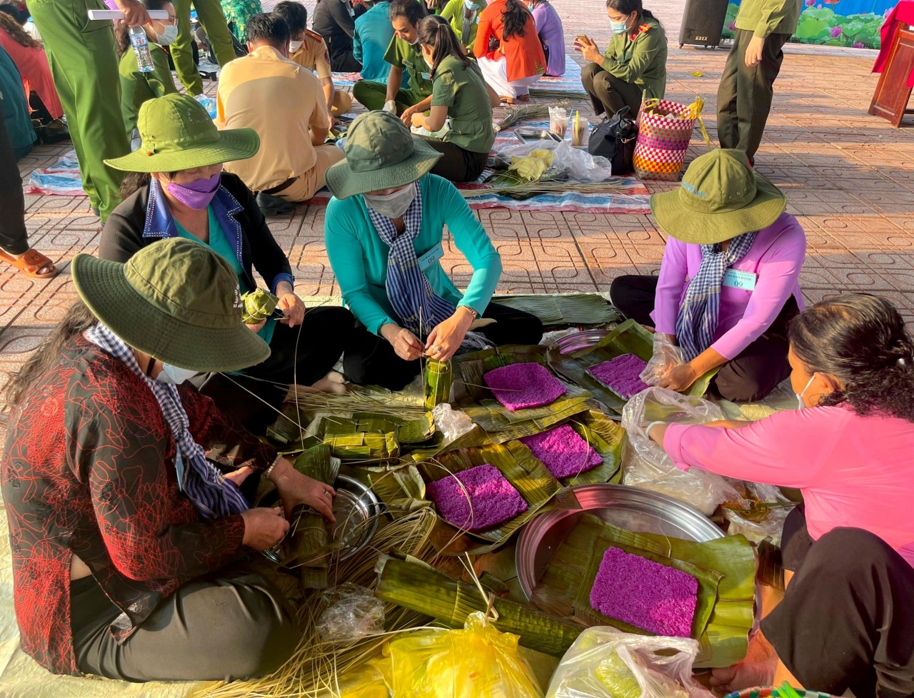 Quân dân Cần Thơ mừng Tết Chôl Chnăm Thmây năm 2022 Quân dân Cần Thơ mừng Tết Chôl Chnăm Thmây năm 2022