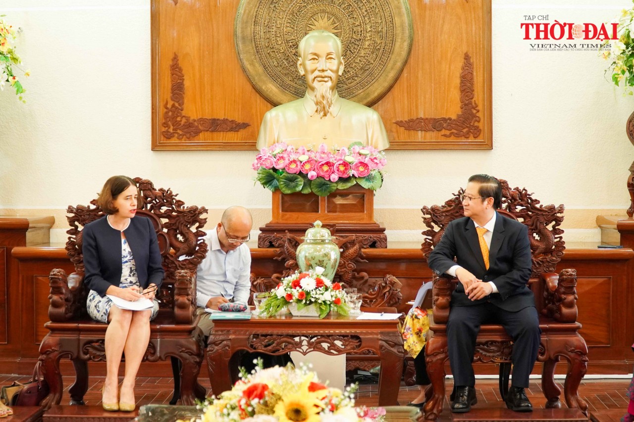 Cần Thơ mong muốn đẩy mạnh hợp tác thương mại, giáo dục với Australia Cần Thơ mong muốn đẩy mạnh hợp tác thương mại, giáo dục với Australia