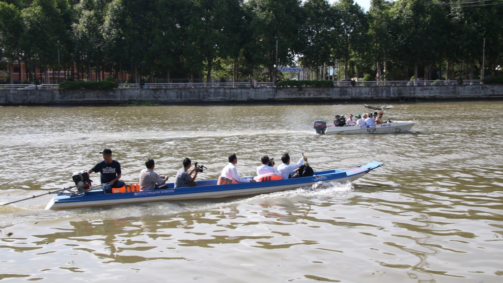 Nước sông đen ngòm ở Hậu Giang: Chờ kết luận nguyên nhân trong tuần này! o nhiem nghiem trong anh huong 6000 ho dan o hau giang nguyen nhan cho ket luan trong tuan nay