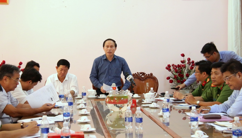 Nước sông đen ngòm ở Hậu Giang: Chờ kết luận nguyên nhân trong tuần này! o nhiem nghiem trong anh huong 6000 ho dan o hau giang nguyen nhan cho ket luan trong tuan nay