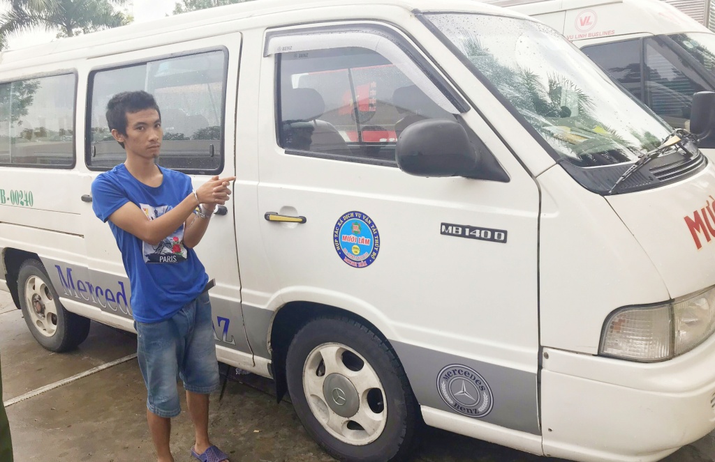 Trộm xe Mercedes 16 chỗ ở Cà Mau, bán ở Bạc Liêu ten trom xe mercedes benz o mien tay chua kip ban da bi tom
