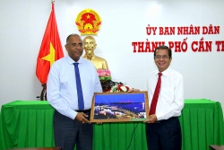 dan buc xuc viec chon heo chet gan khu dan cu o can tho