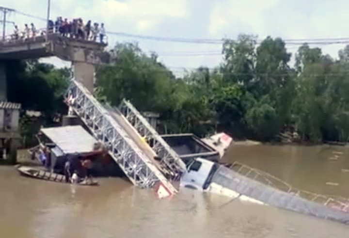 Nguyên nhân cầu BOT ở Đồng Tháp vừa ngừng thu phí không lâu bị sập cau bot o dong thap vua ngung thu phi khong lau bi sap
