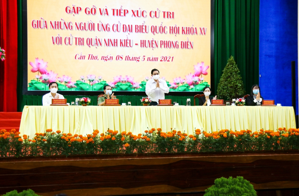 Thủ tướng kêu gọi bình tĩnh, không chủ quan trong phòng chống dịch