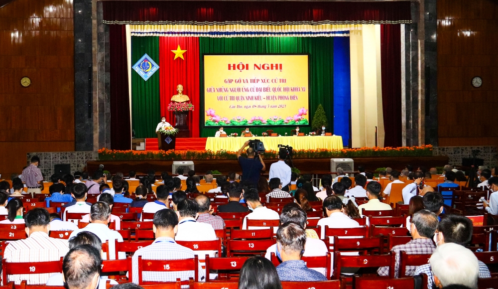 Thủ tướng kêu gọi bình tĩnh, không chủ quan trong phòng chống dịch
