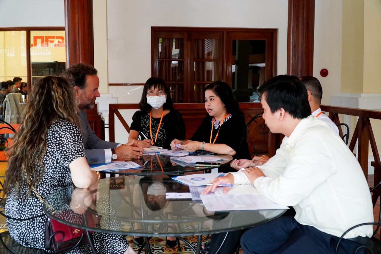 Cần Thơ sẽ tổ chức chuỗi sự kiện dịp Kỷ niệm 50 năm thiết lập quan hệ ngoại giao Việt Nam - Hà Lan Cần Thơ sẽ tổ chức chuỗi sự kiện dịp Kỷ niệm 50 năm thiết lập quan hệ ngoại giao Việt Nam - Hà Lan