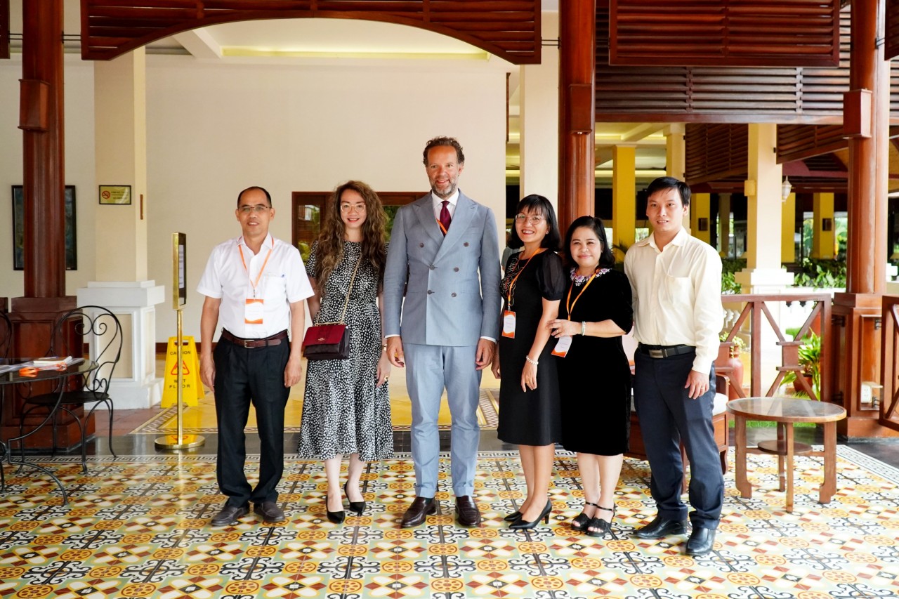 Cần Thơ sẽ tổ chức chuỗi sự kiện dịp Kỷ niệm 50 năm thiết lập quan hệ ngoại giao Việt Nam - Hà Lan Cần Thơ sẽ tổ chức chuỗi sự kiện dịp Kỷ niệm 50 năm thiết lập quan hệ ngoại giao Việt Nam - Hà Lan